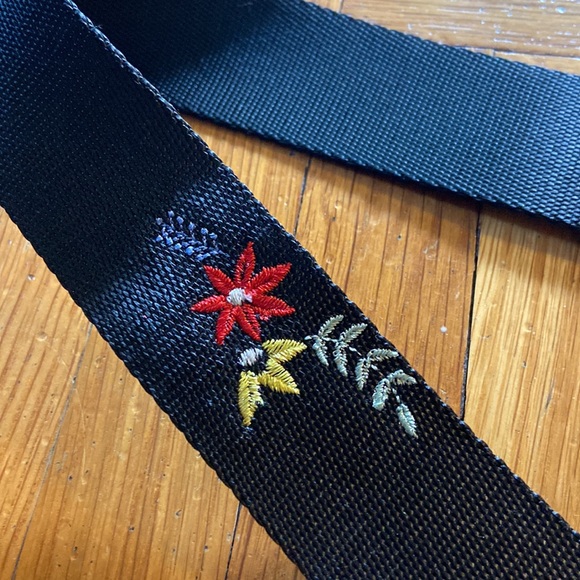 NWOT machine embroidered belt bag - Picture 2 of 5